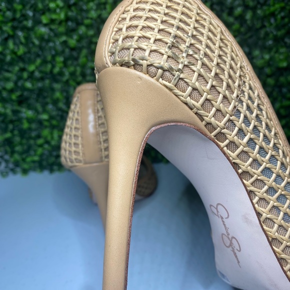 Great condition pumps, used a handful of times in the office, stylish, confy - Picture 3 of 8